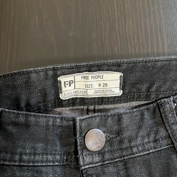 Free people distressed black jeans - Picture 3 of 9